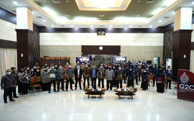 Kemensetneg Terima Kunjungan Siswa SMP Prima Cendekia Islami dan SMAN 47 Jakarta